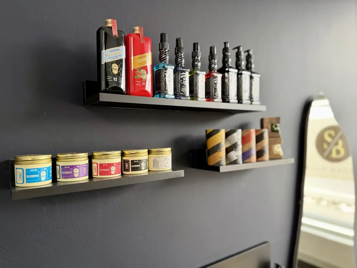 Profesionálne barber vybavenie a prémiové produkty pre dokonalú starostlivosť o vlasy a bradu